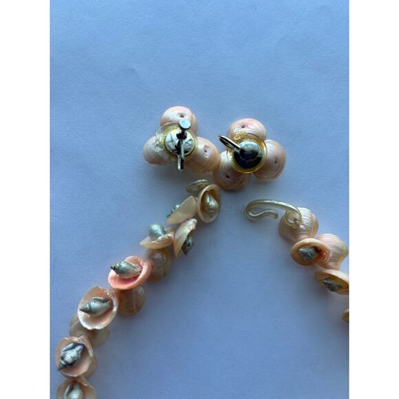 Vintage 30's 40's Real Shells Necklace & Earrings Set - Picture 3 of 3